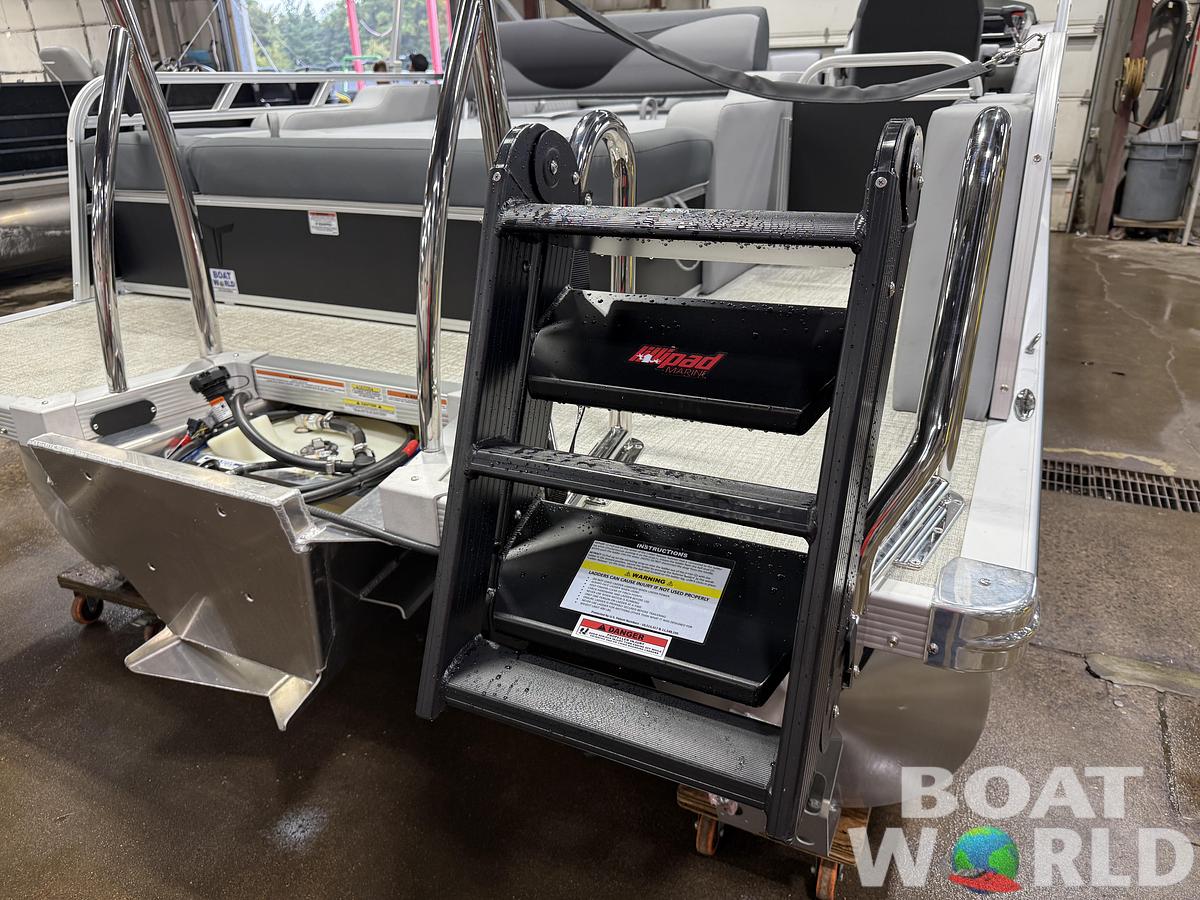 2027 Tahoe LTZ 2385 VRB SE Swingback Pontoon $42995