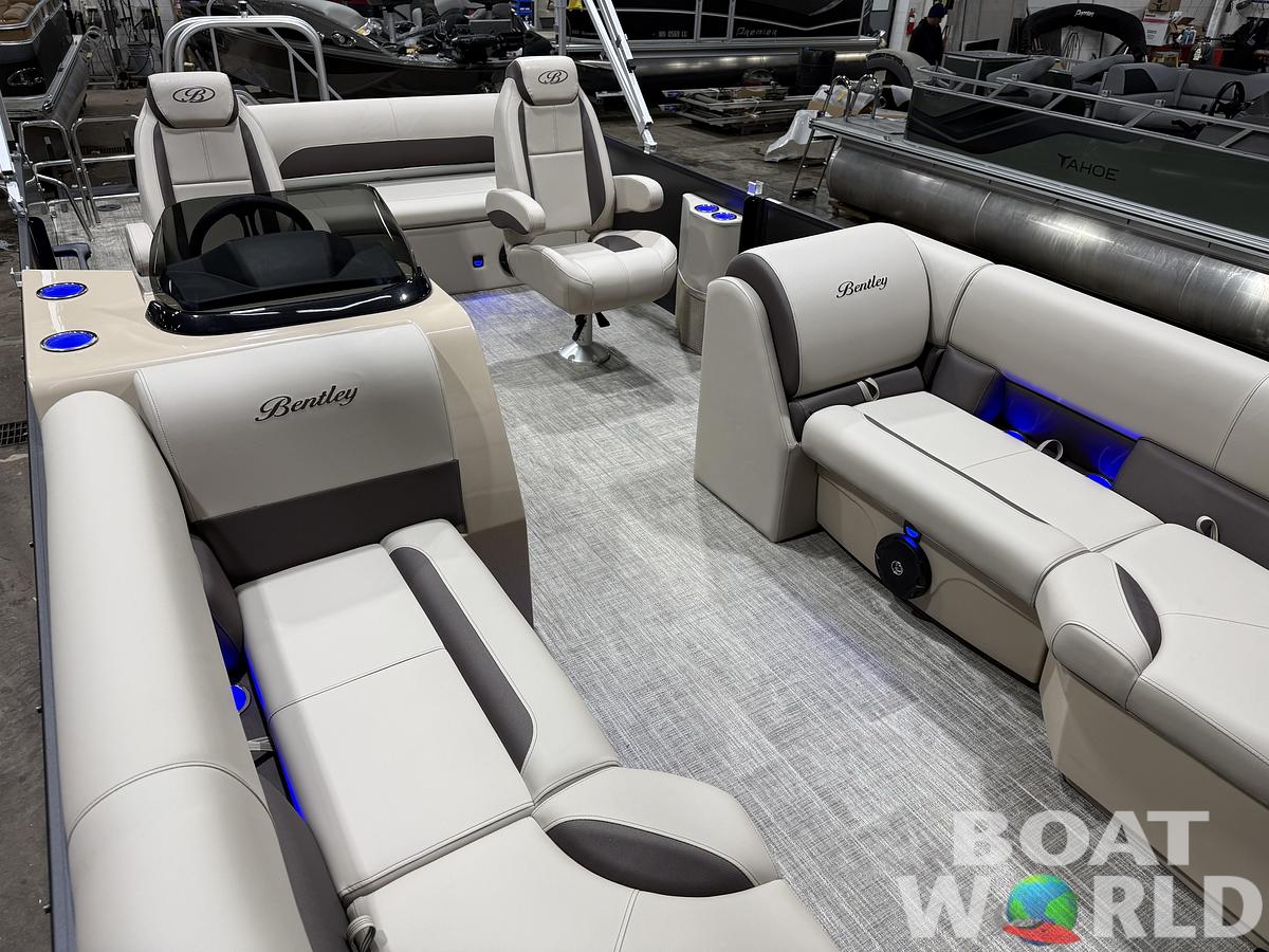 2026 Bentley Pontoons Legacy 220 Swingback 