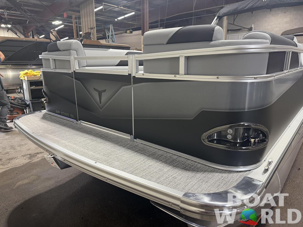 2027 Tahoe Sport 2380 Quad Lounge & 4-Stroke $32995