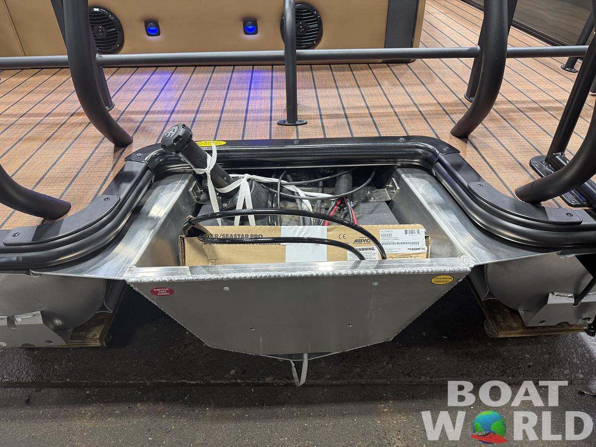 2026 Bentley Pontoons Elite 223 Swingback Tritoon & 200HP 