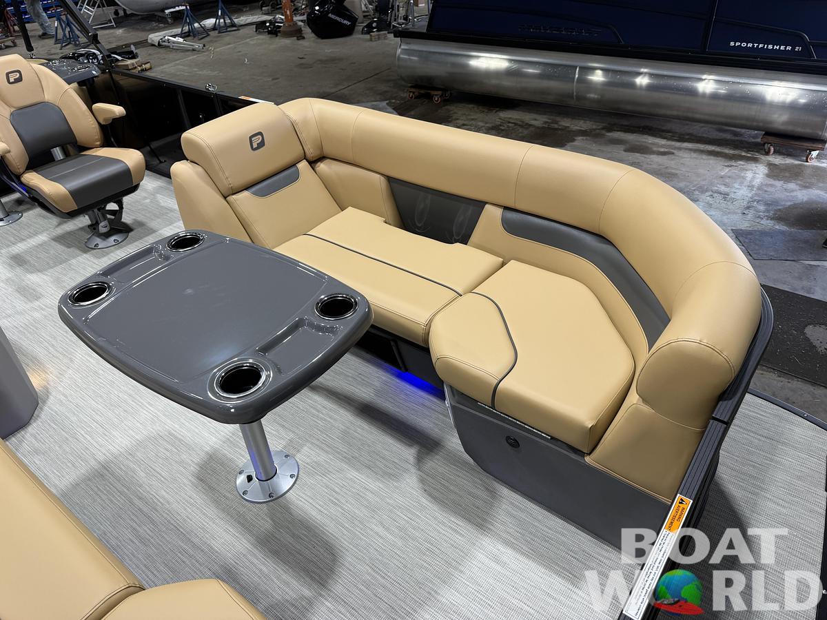 2027 Princecraft Vectra 23 RL SS Swingback Pontoon $36,995