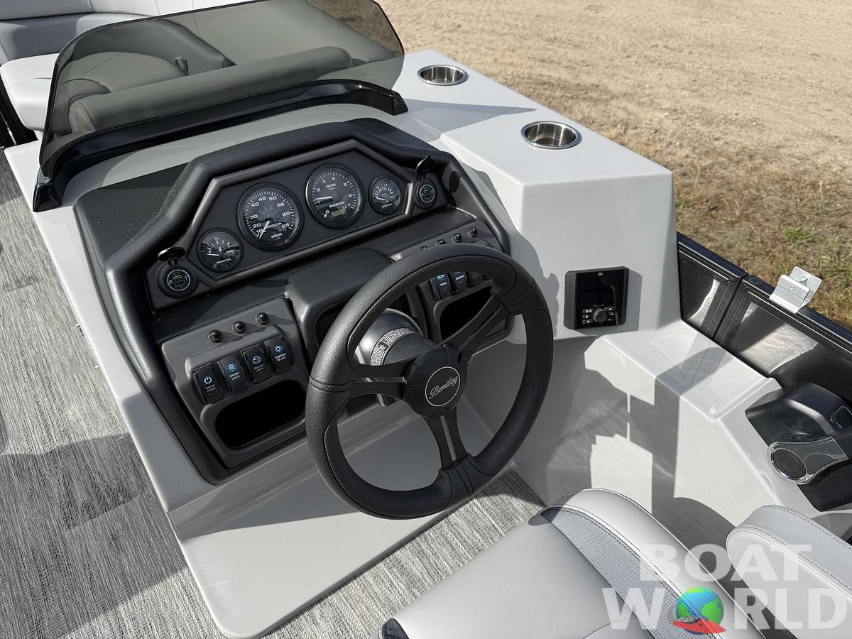 2026 Bentley Pontoons Legacy 220 Swingback 