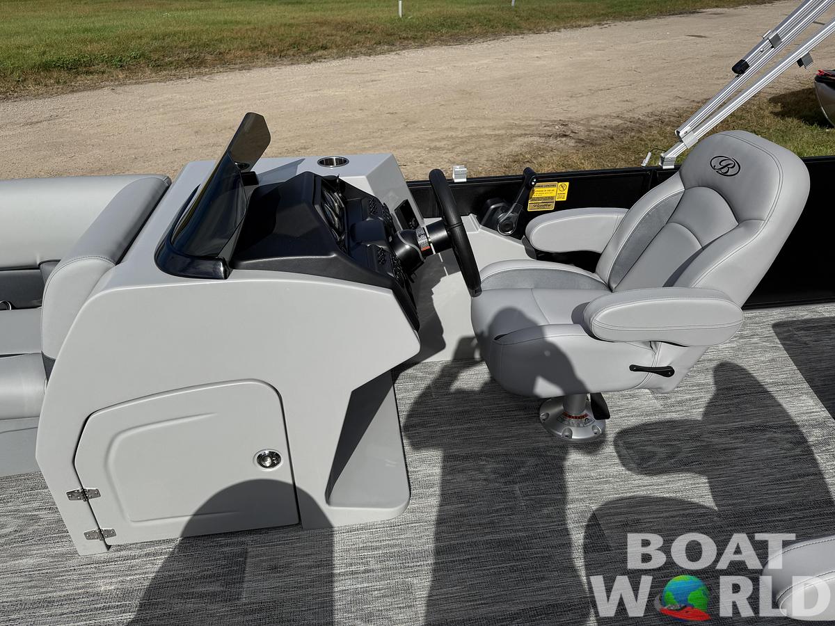 2026 Bentley Pontoons Legacy 220 Swingback 