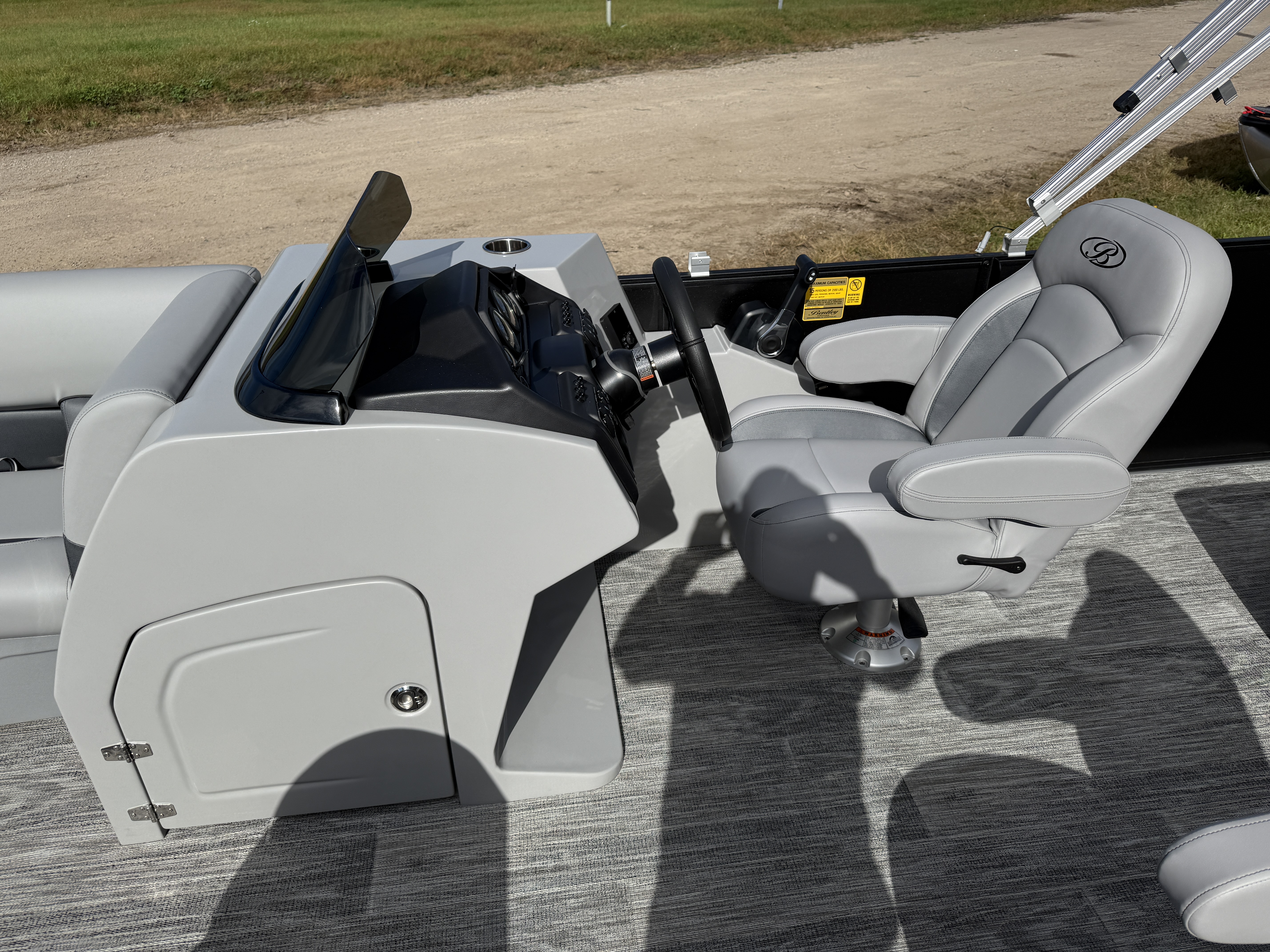 2026 Bentley Pontoons Legacy 220 Swingback 