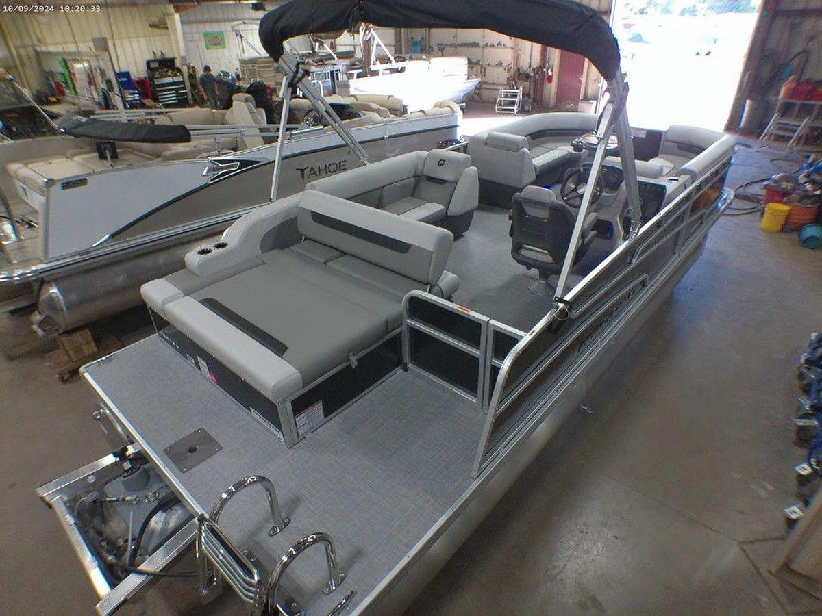 2025 Princecraft Vectra 23 RL Swingback Lounge Pontoon & Mercury 4-Stroke EFI