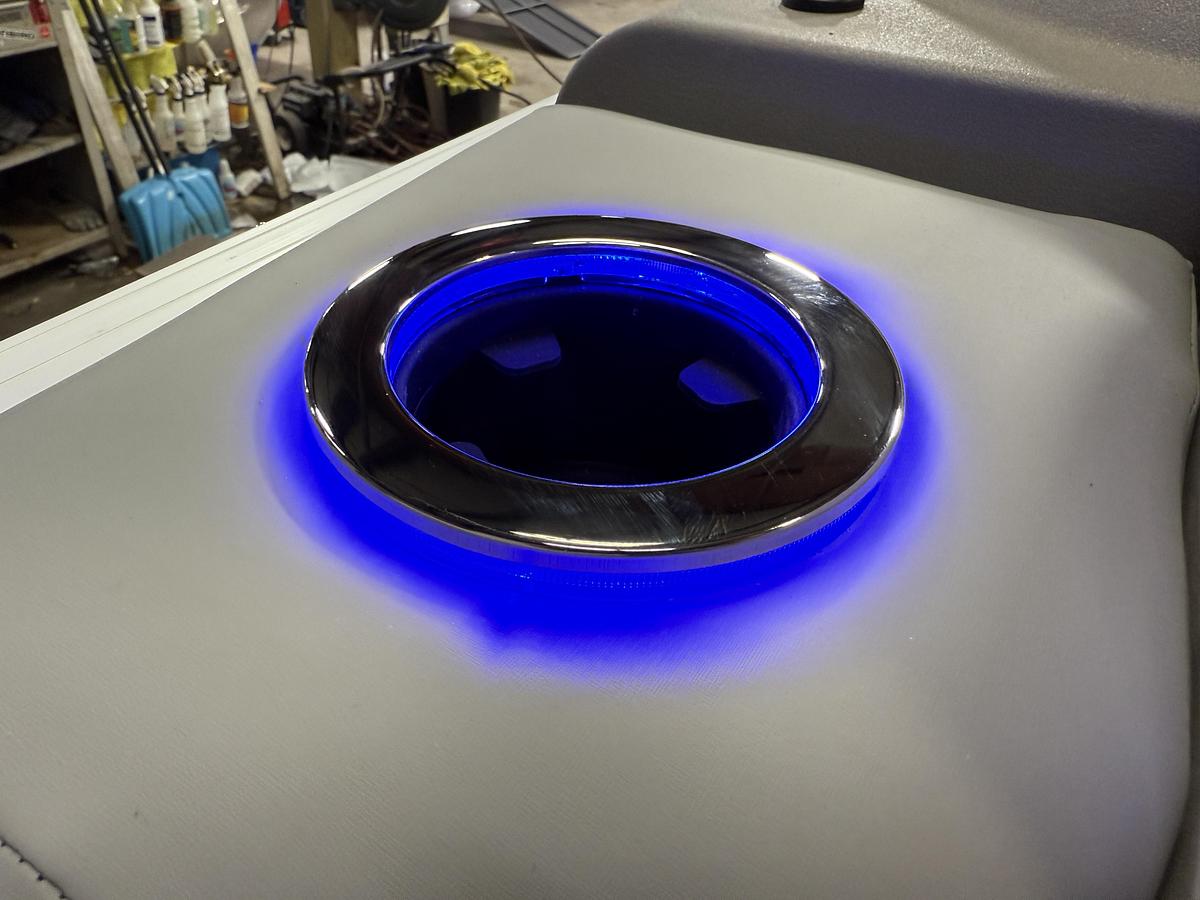 2025 Tahoe Pontoons Cascade 2385 Quad Lounge Shift Tritoon & 225HP 4-Stroke