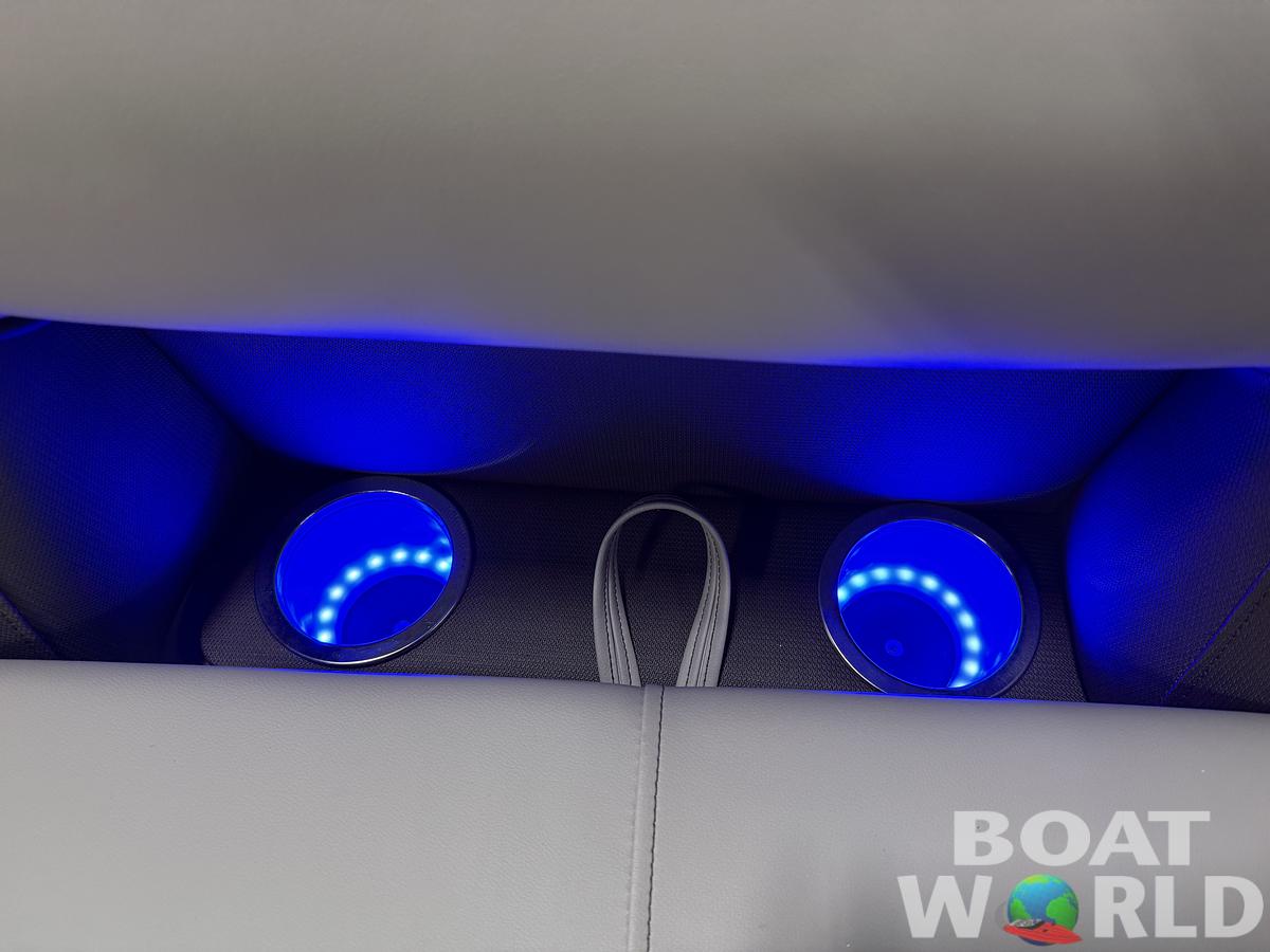 2025 Bentley Pontoons Legacy 223 Swingback Tritoon & Honda 4-Stroke EFI