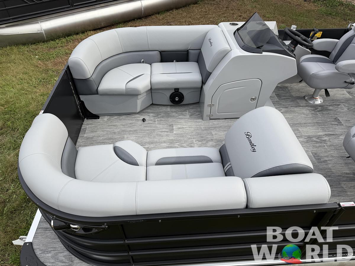 2025 Bentley Pontoons Legacy 200 Swingback