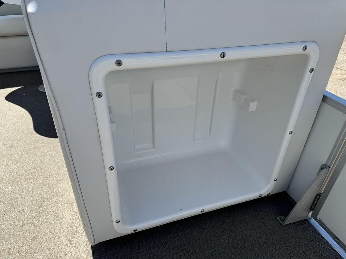 Used 2003 Weeres 220 Sun Deck SE Pontoon