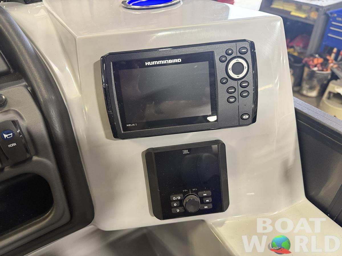 2026 Bentley Pontoons Legacy 220 Navigator DL Quad Lounge