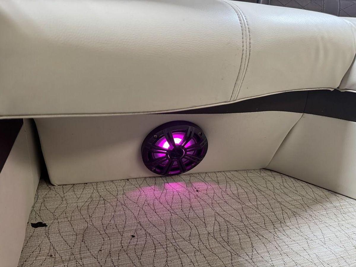 Used 2018 Misty Harbor Boats Skye SR S-2385SE Pontoon