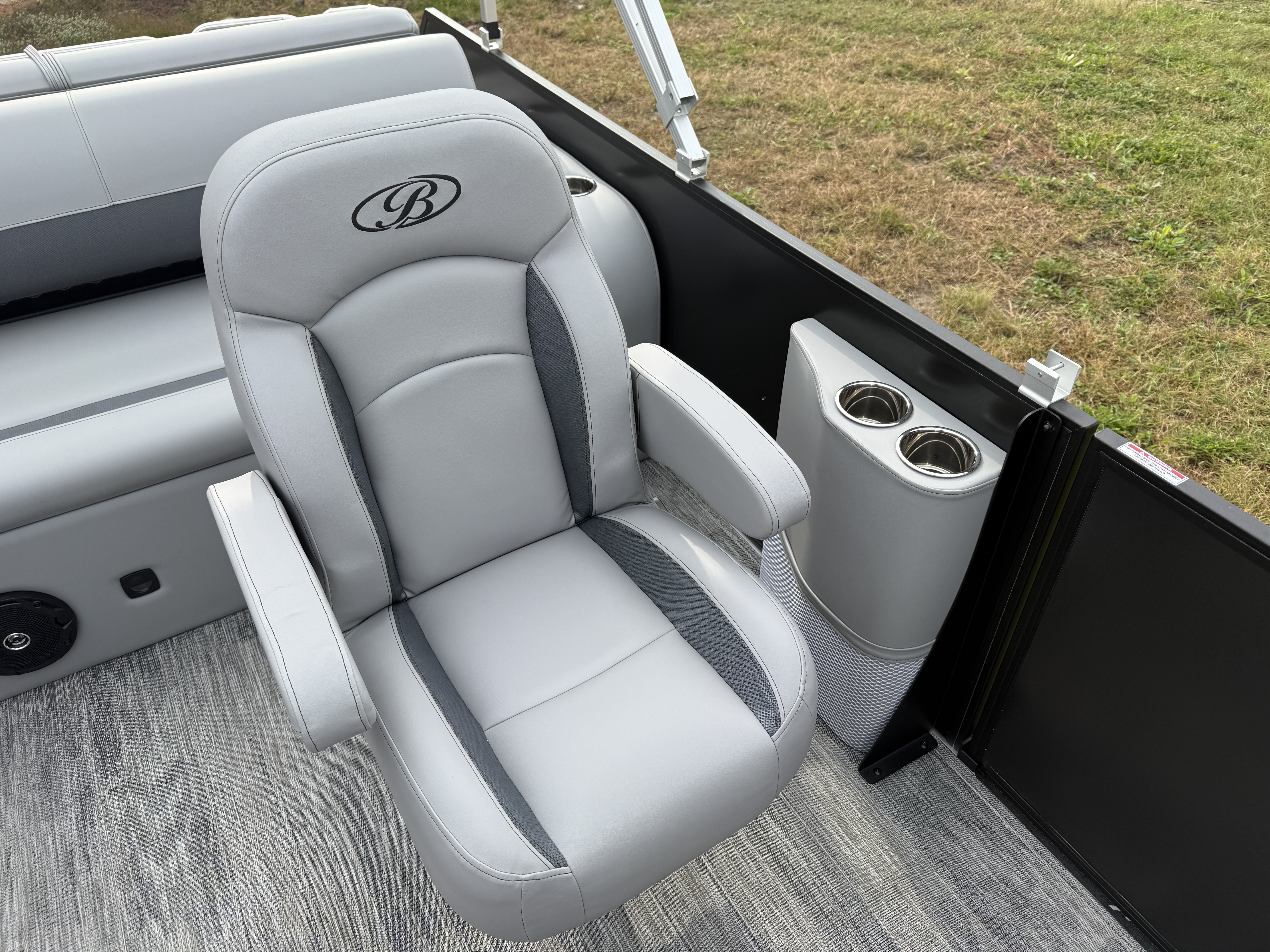2025 Bentley Pontoons Legacy 200 Swingback