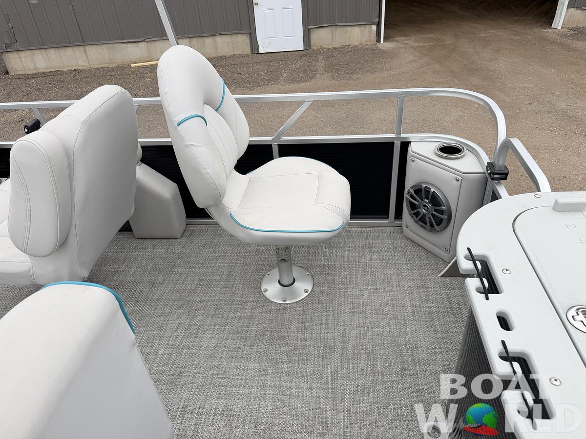 Used 2019 Qwest 822 Fish & Cruise Tritoon & 150HP Honda 4Stroke - $39,995