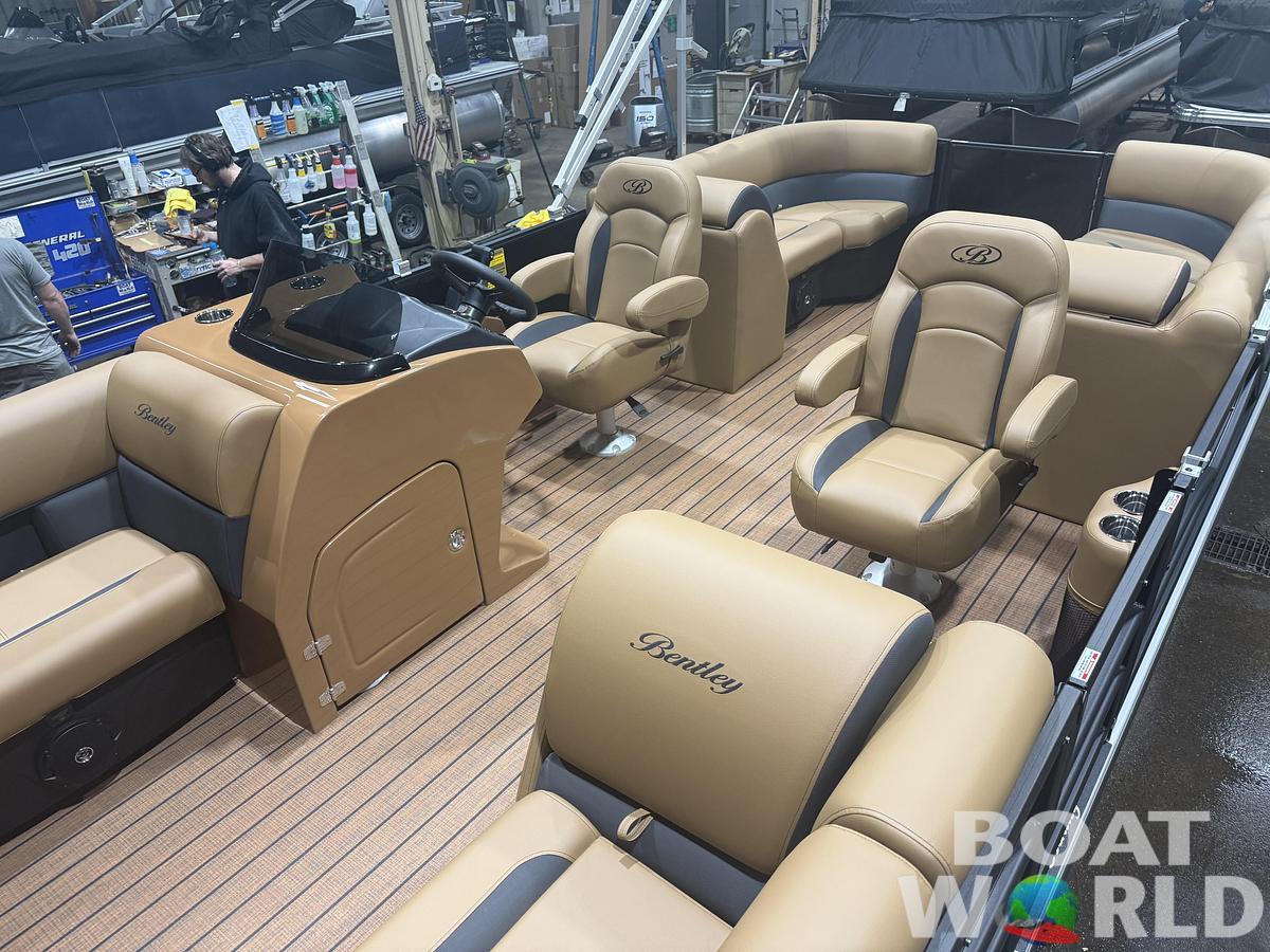 2026 Bentley Legacy 220 Navigator Quad Lounge Pontoon $36995