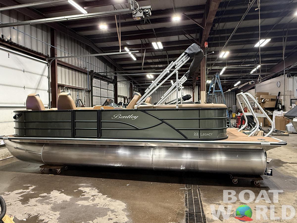 2026 Bentley Legacy 223 Navigator DL Quad Lounge Tritoon $51995