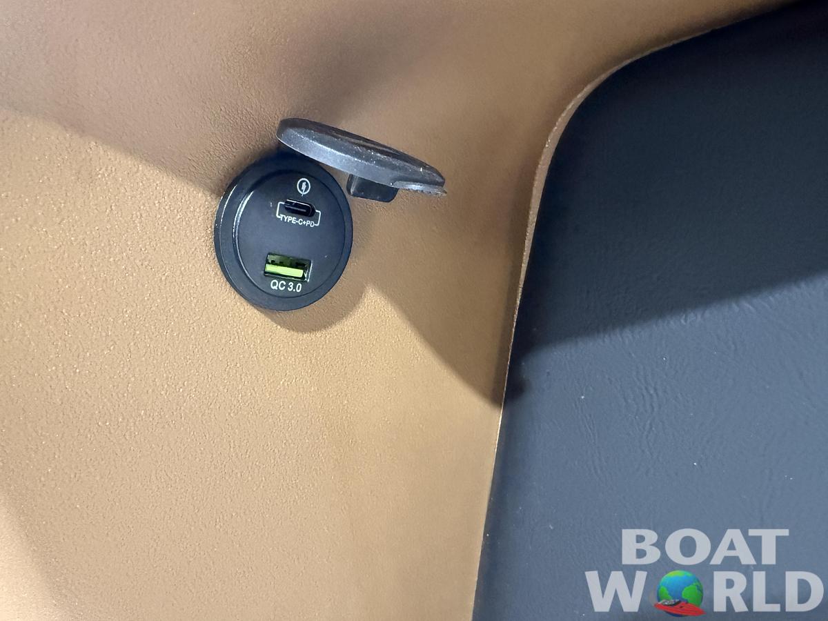 2026 Tahoe Pontoons LTZ 2385 Quad Lounge 