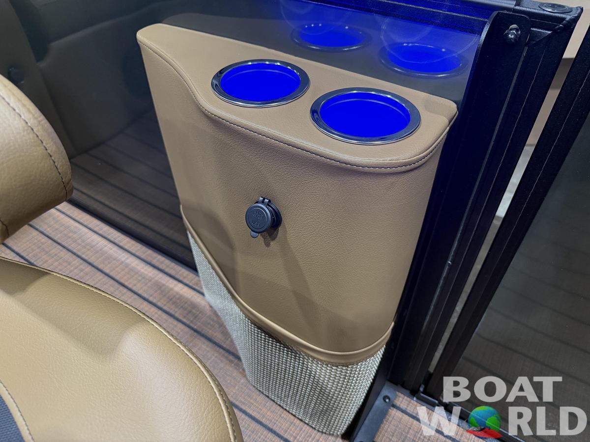 2026 Bentley Pontoons Elite 223 Swingback Tritoon