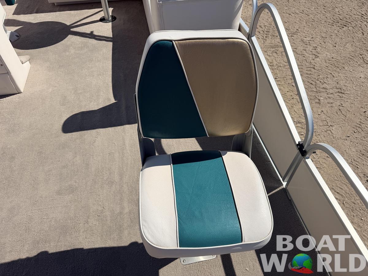 Used 2006 Elete 2021 Party Fish & 50HP Yamaha - $9,995