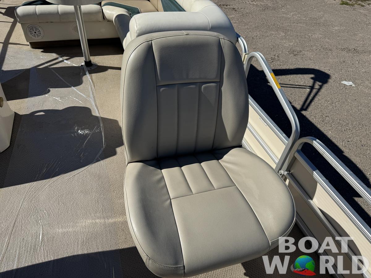 Used 2004 Sweetwater 2222 DF Pontoon