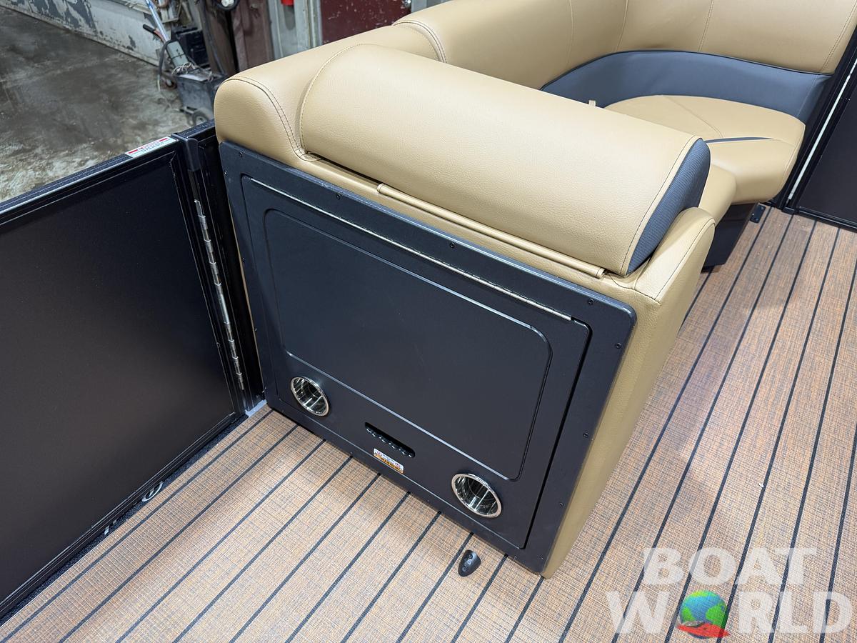 2026 Bentley Legacy 200 Swingback Pontoon $40995