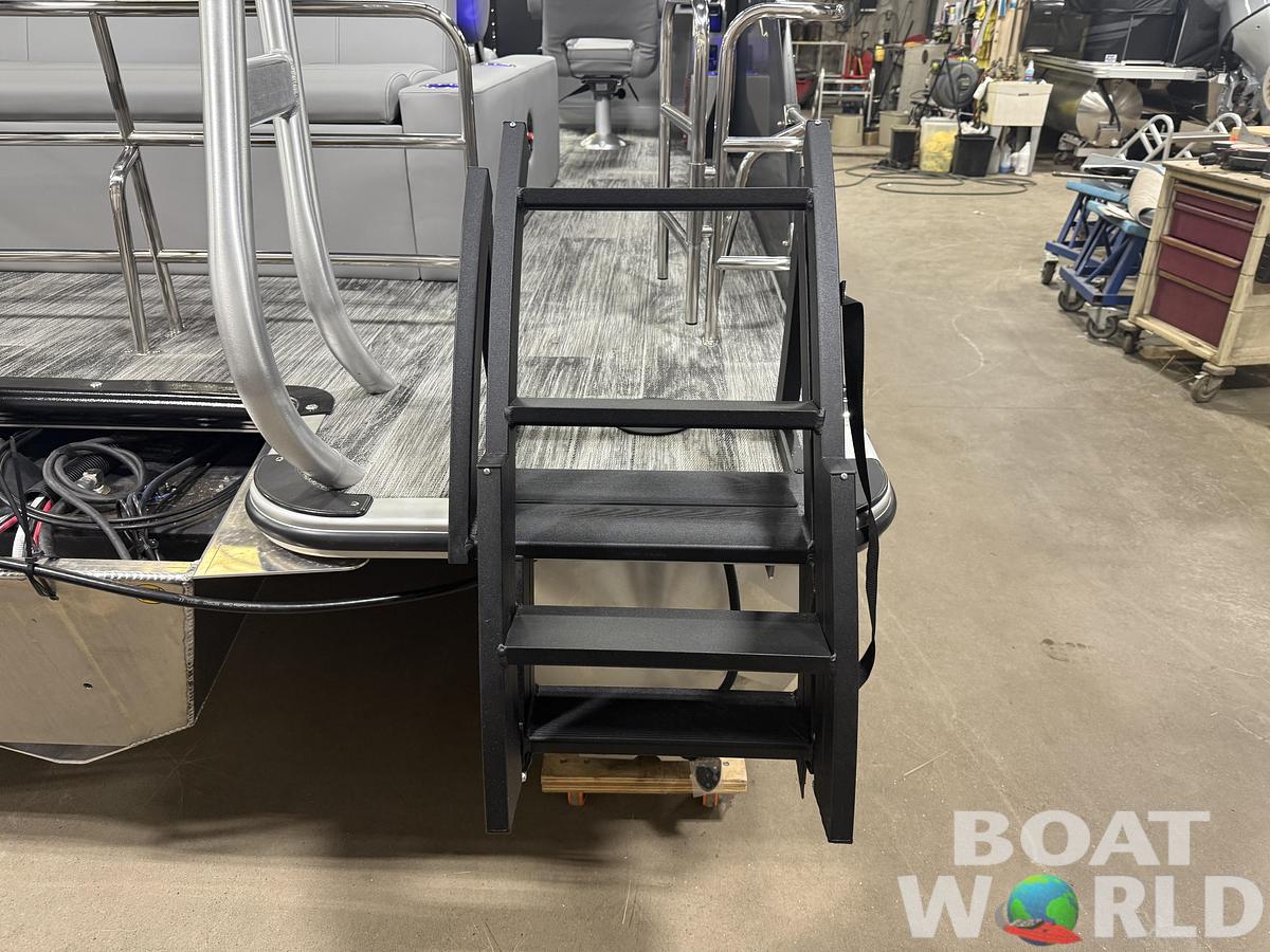 2026 Bentley Pontoons Legacy 220 Swingback & 4-Stroke EFI