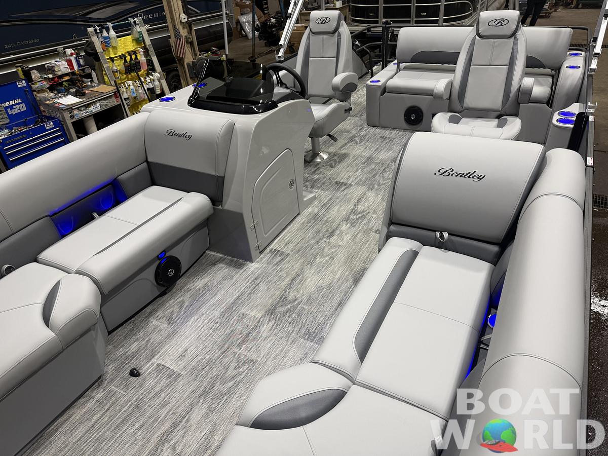 2026 Bentley Pontoons Legacy 220 Swingback 