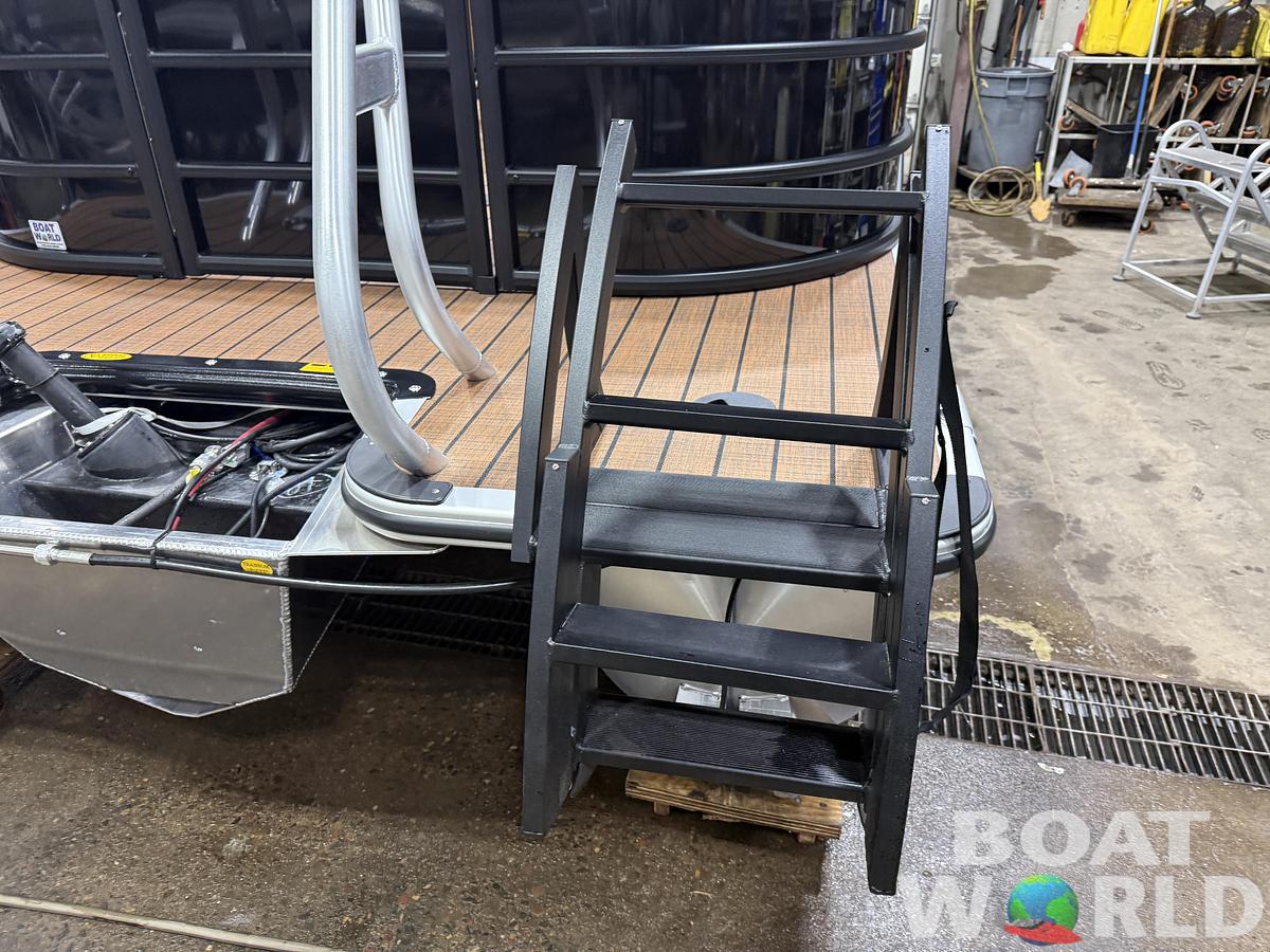 2026 Bentley Pontoons Legacy 200 Navigator Quad Lounge $39995