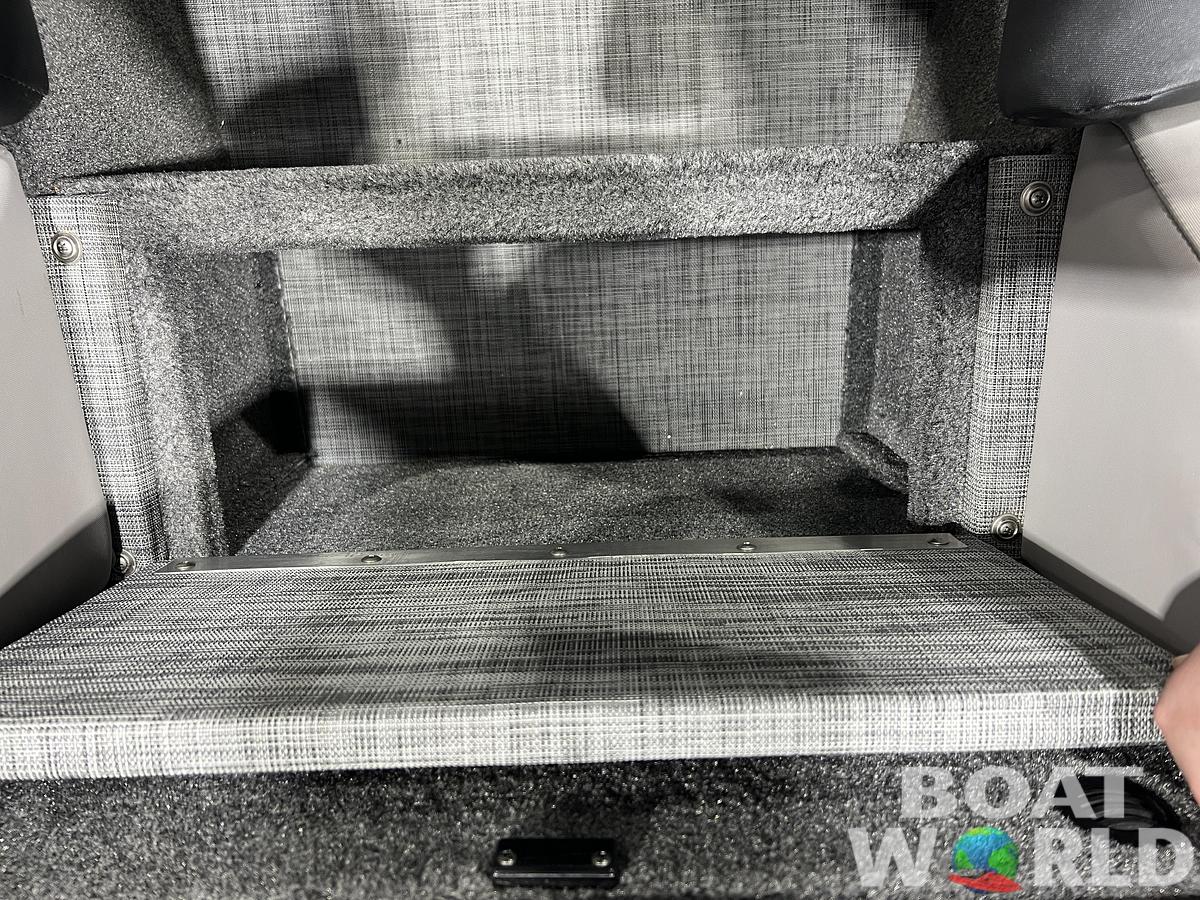 2026 Princecraft Ventura 230 WRL Swingback Deckboat