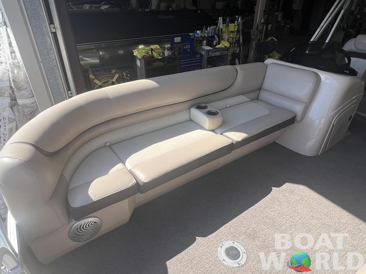 Used 2016 Sun Tracker Party Barge 22 DLX XP3 Tritoon & 150HP Mercury 4Stroke