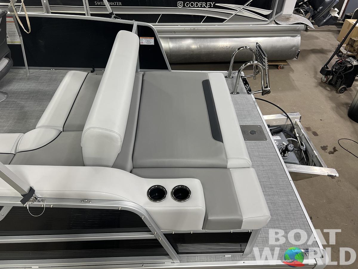 2026 Princecraft Vectra 21 RL Swingback Lounge Pontoon & Mercury 4-Stroke EFI