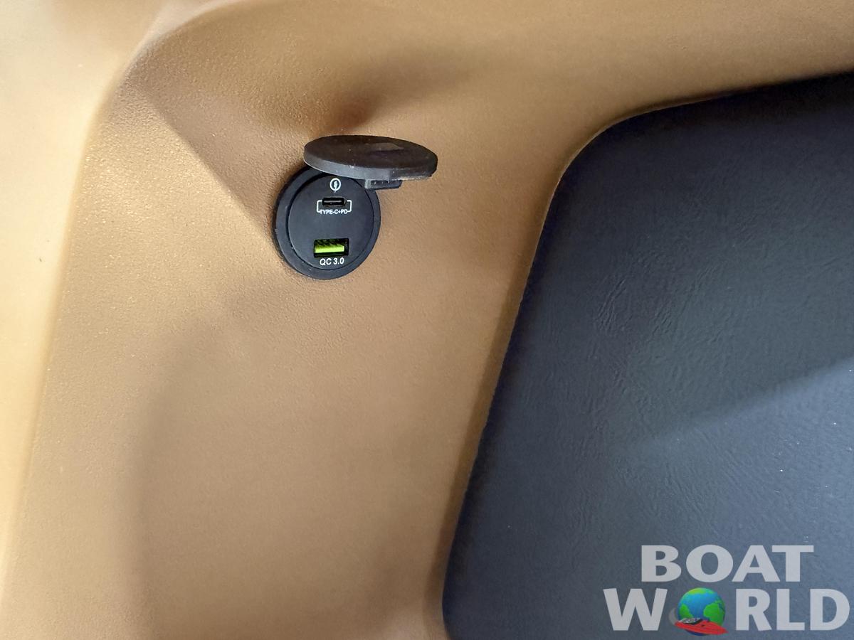 2026 Tahoe Pontoons LTZ 1985 Cruise Rear Bench (CRB) 