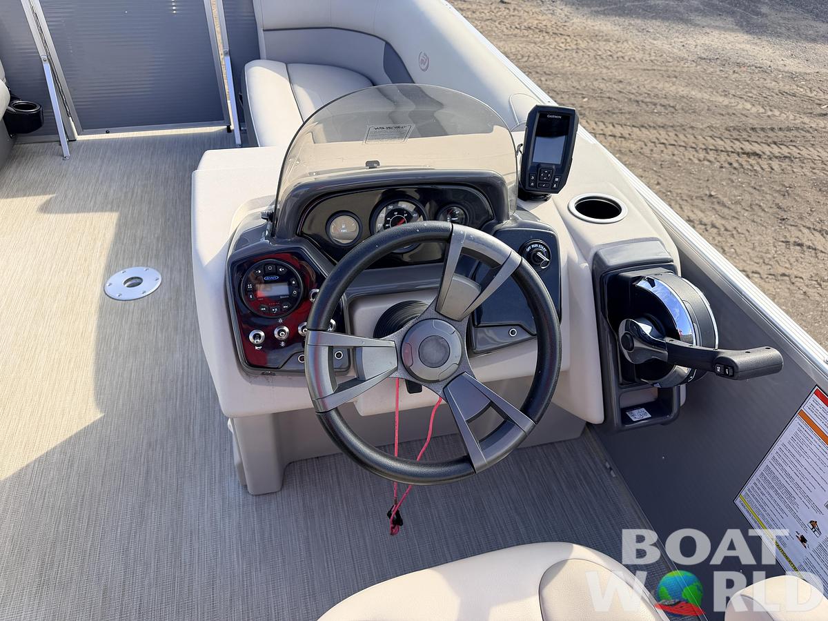 Used 2020 Princecraft Vectra 21 Rear Lounge Dinette Pontoon & 60HP Mercury 4Stroke -$24,995