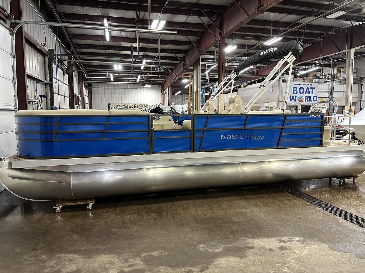 2023 Montego Bay NEW* 8524 Swingback Pontoon & Honda 100HP 4-Stroke EFI
