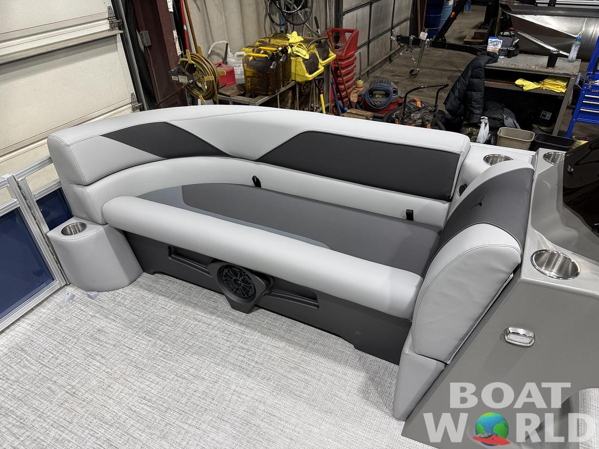 2026 Tahoe Sport VRB 2385 Swingback & 4-Stroke $34995