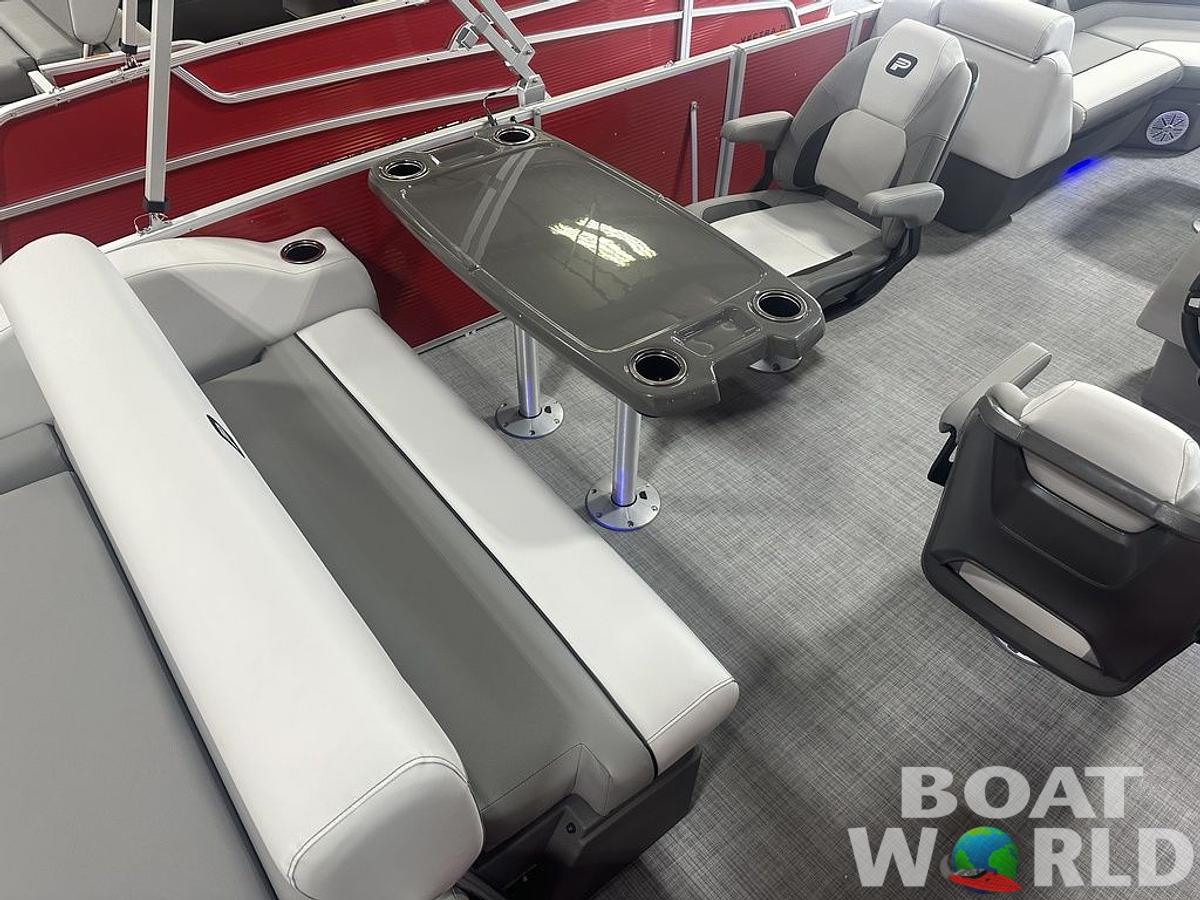 2025 Princecraft Vectra 23 RL SS Swingback Pontoon & Mercury 4-Stroke EFI