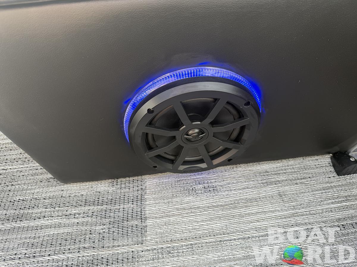 2026 Montego Bay 8522 Swingback Deluxe Pontoon 