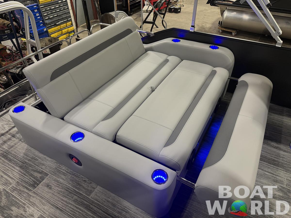 2026 Bentley Pontoons Legacy 220 Swingback & 4-Stroke EFI