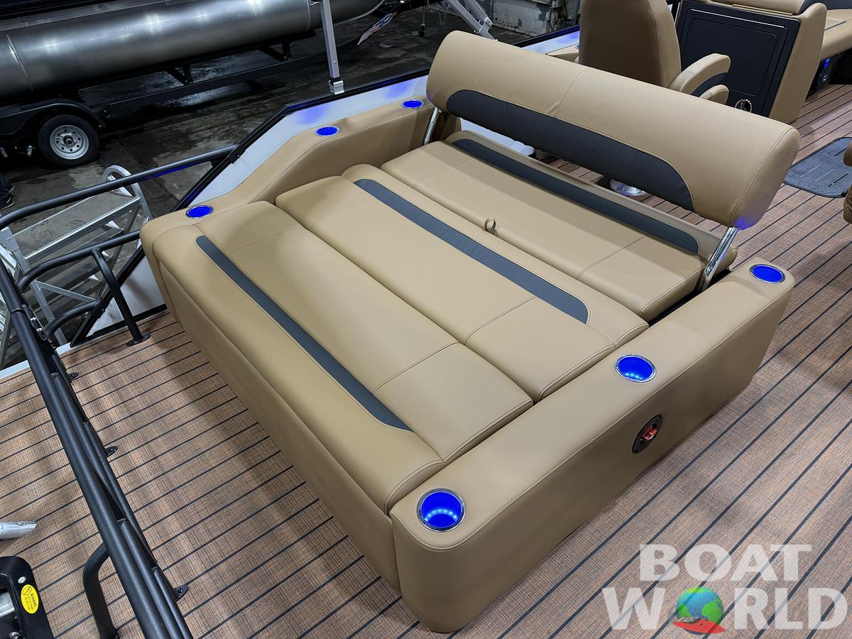 2026 Bentley Pontoons Legacy 223 Swingback Tritoon 