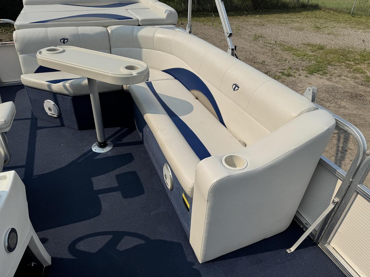 Used 2008 Tahoe Pontoons 24 Bow Fish Pontoon