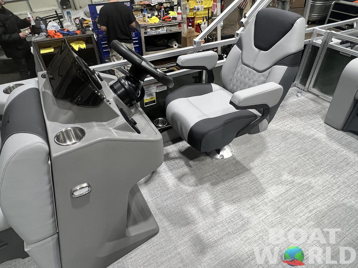 2026 Tahoe Pontoons Sport 2180 Swingback (VRB) 