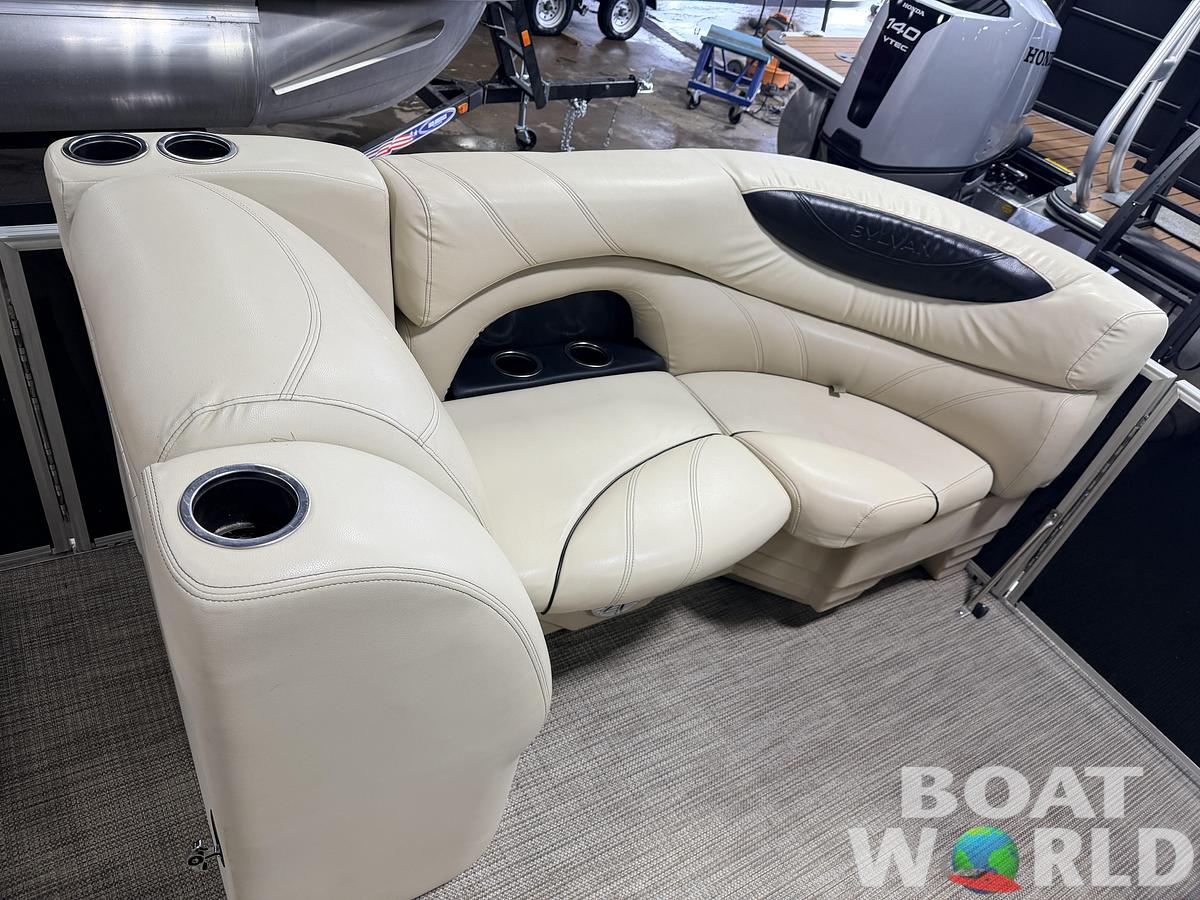 Used 2019 Sylvan MIrage 820 LZ Quad Lounge & 90HP Yamaha -$27,995