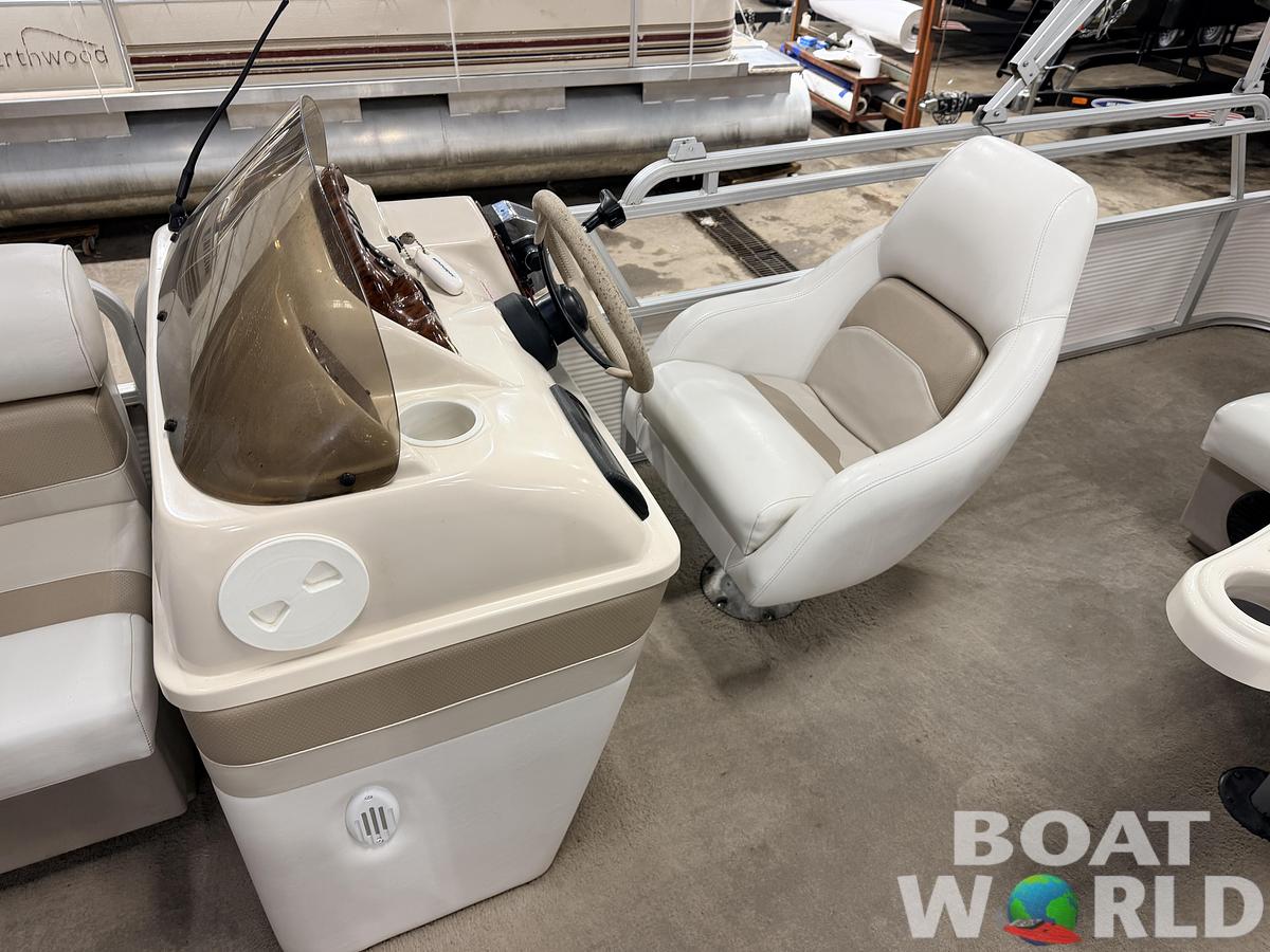 Used 2004 Northwood 2023 Reitta & 40HP Mercury 4Stroke -$