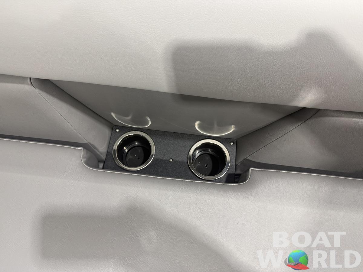 2026 Princecraft Vectra 23 RL SS Swingback Tritoon