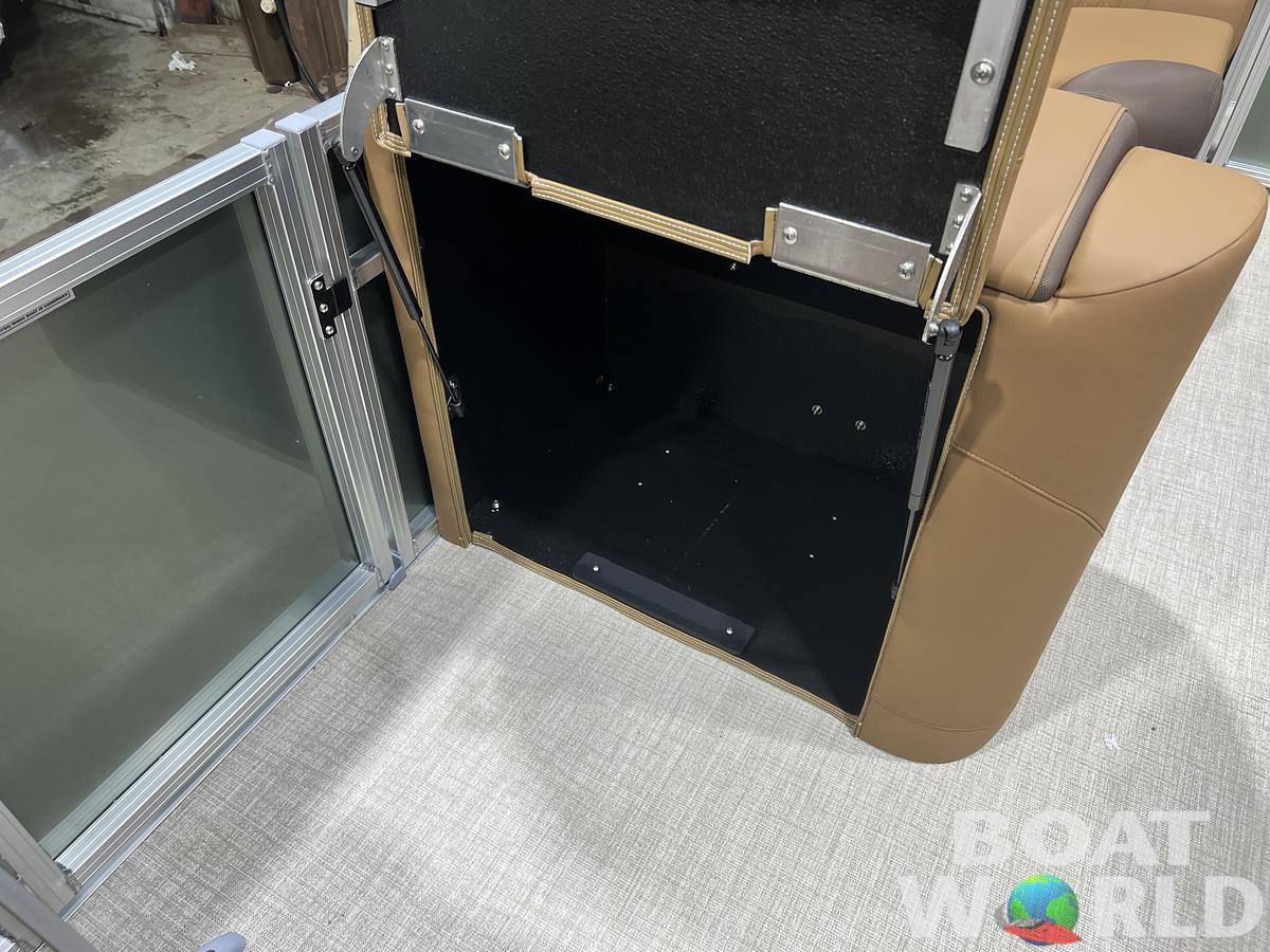 2026 Tahoe Pontoons LTZ 2385 Swingback (VRB) Tritoon