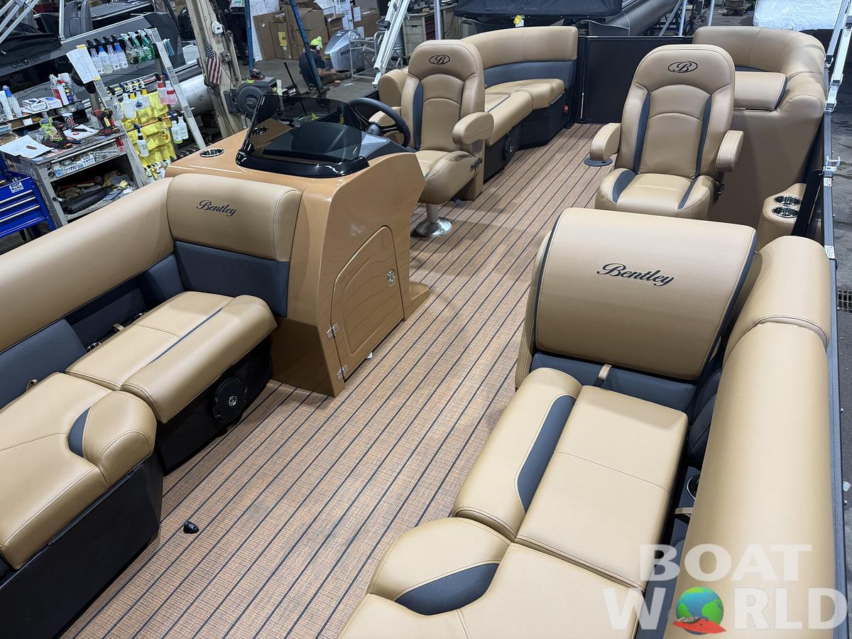2026 Bentley Legacy 200 Navigator Quad Lounge $34995