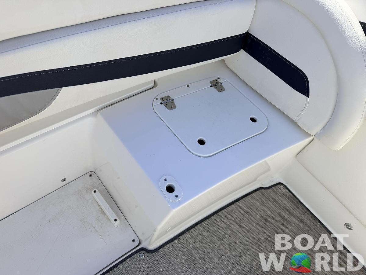 Used 2017 Rinker QX19 Bowrider & 250HP 4.5L V6 Mercruiser -$17,995