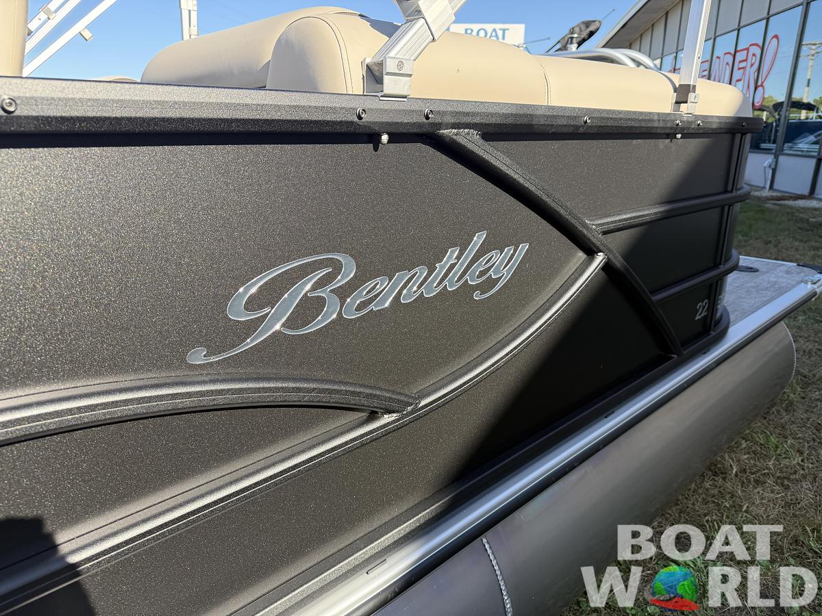 2026 Bentley Pontoons Legacy 220 Navigator DL Quad Lounge