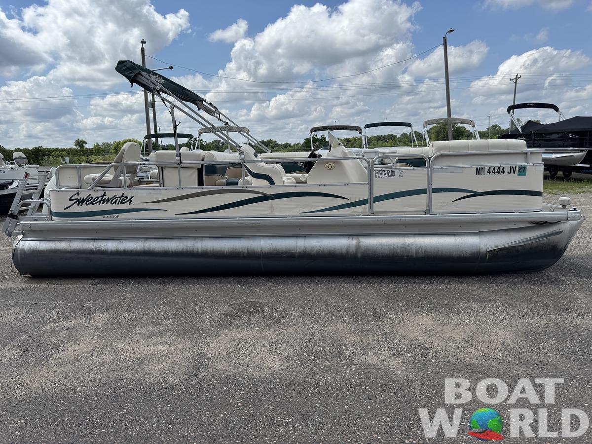 Used 2004 Sweetwater 2222 DF Pontoon WITH SEA LEGS