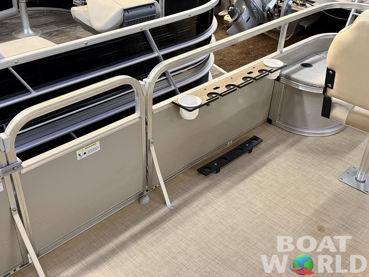 Used 2016 Lowe 162 Fish & Cruise Pontoon