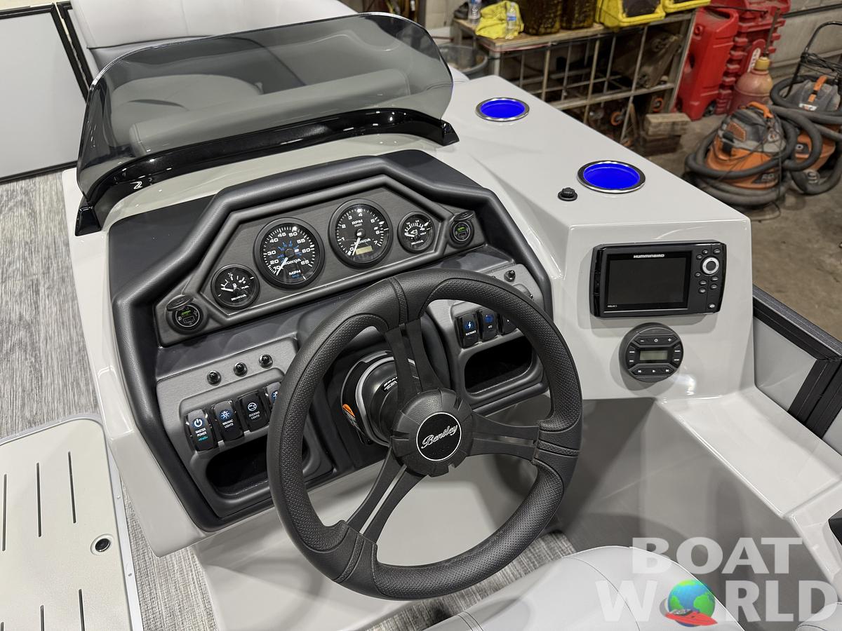2027 Bentley Legacy 223 Swingback Tritoon $53995